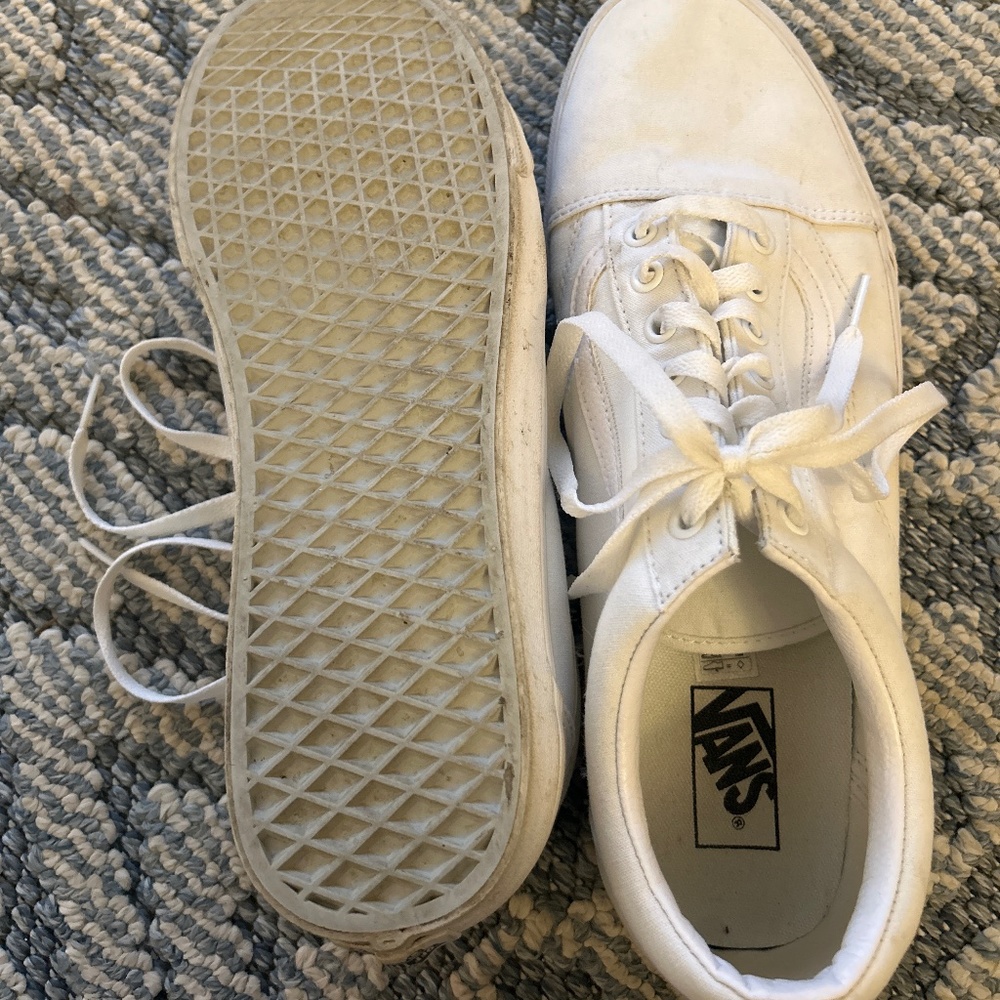 Men’s white Vans